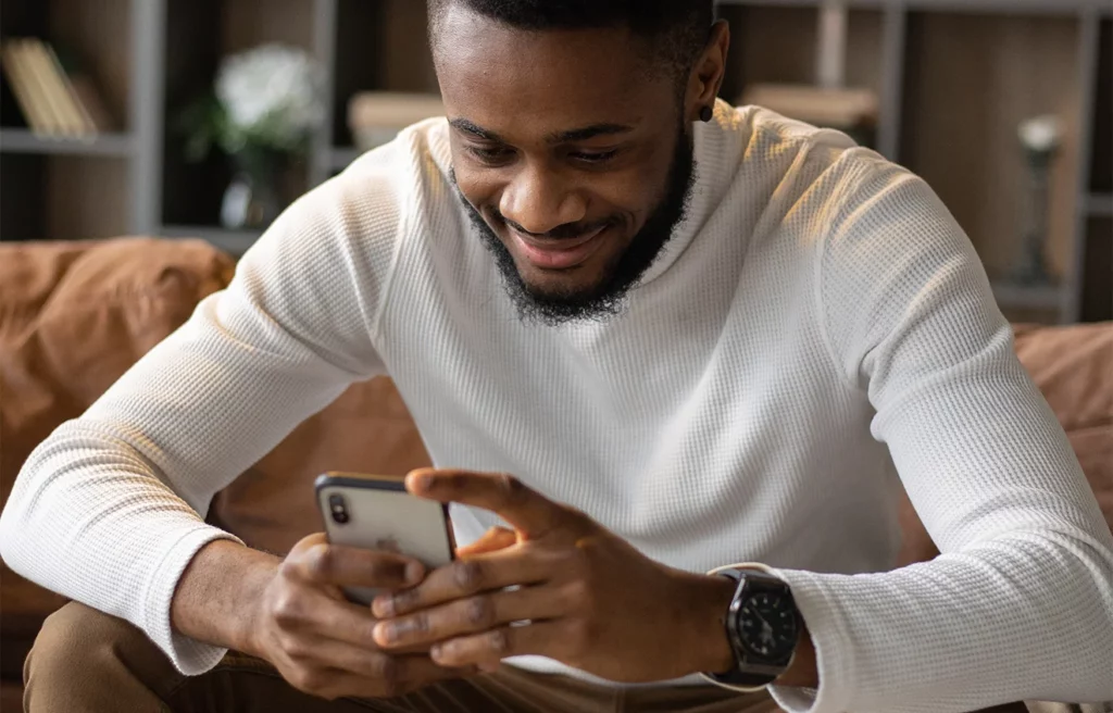 Connecting with an online dating match through chat